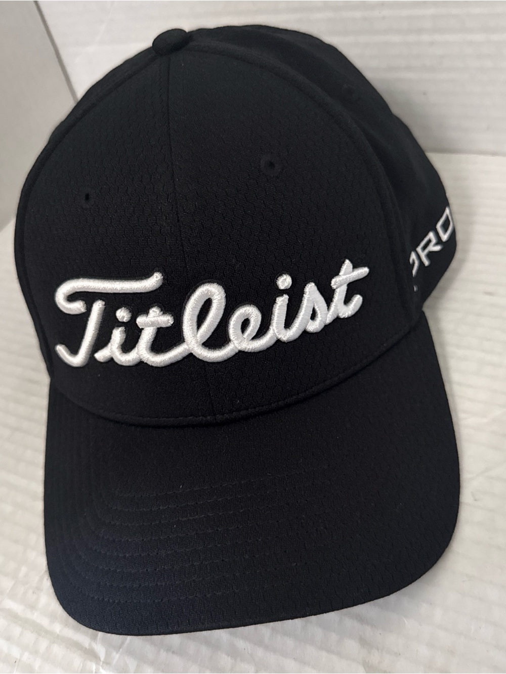 Titleist Golf Tour Stretch Tech Fitted Hat Cap Black White  Size 7 1/2